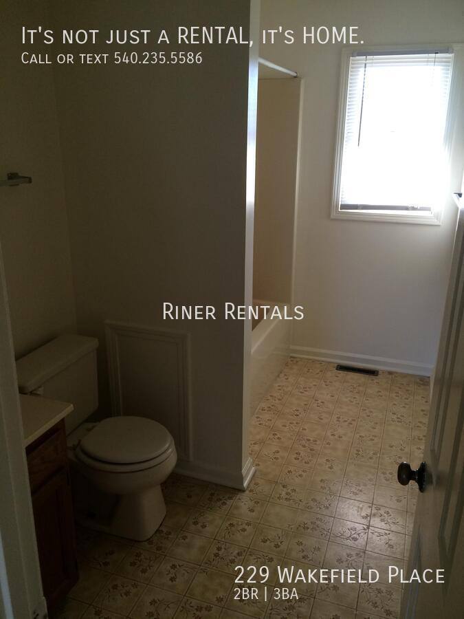 Townhouse for rent at 229 Wakefield Place, Harrisonburg, VA 22801