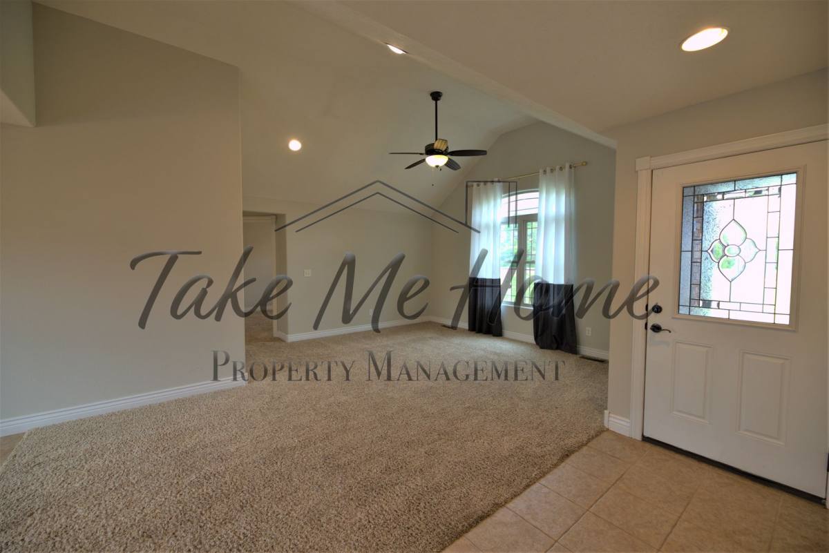 House for rent at 4902 E Farm Rd, Springfield, MO 65809
