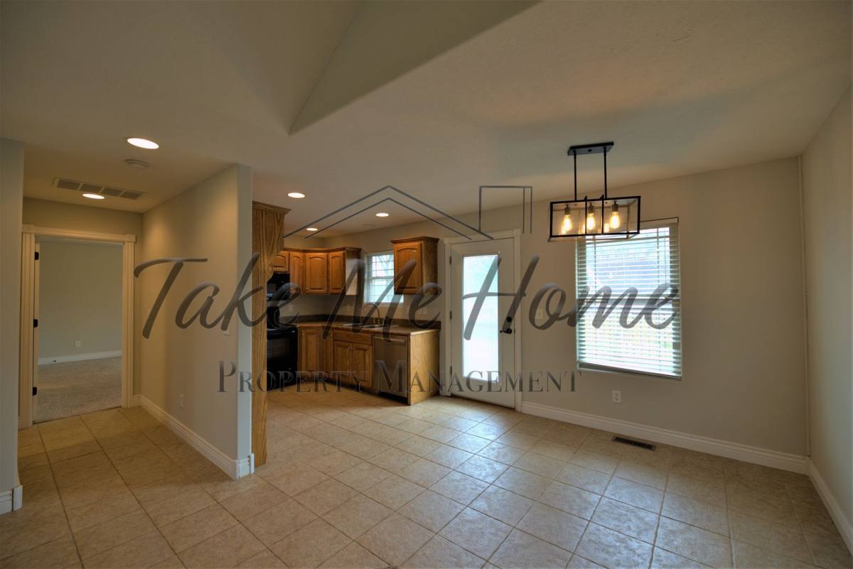 House for rent at 4902 E Farm Rd, Springfield, MO 65809