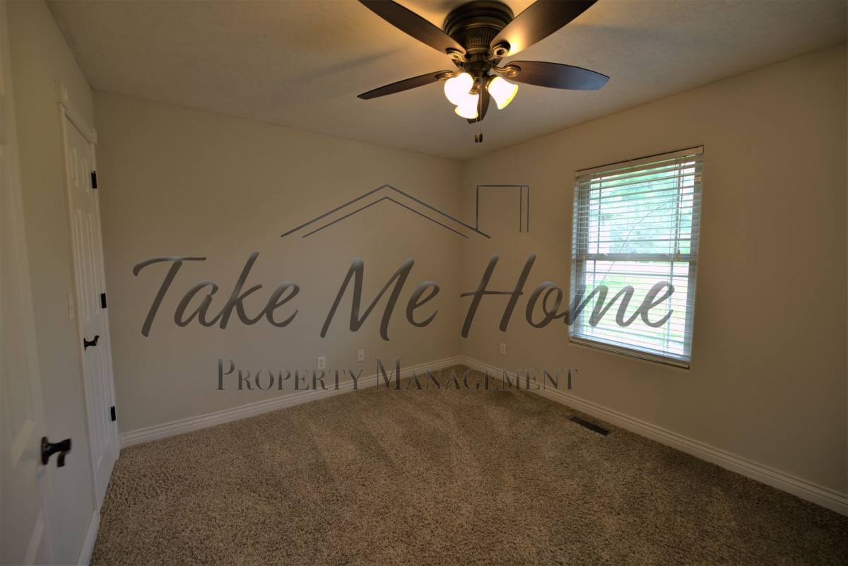 House for rent at 4902 E Farm Rd, Springfield, MO 65809