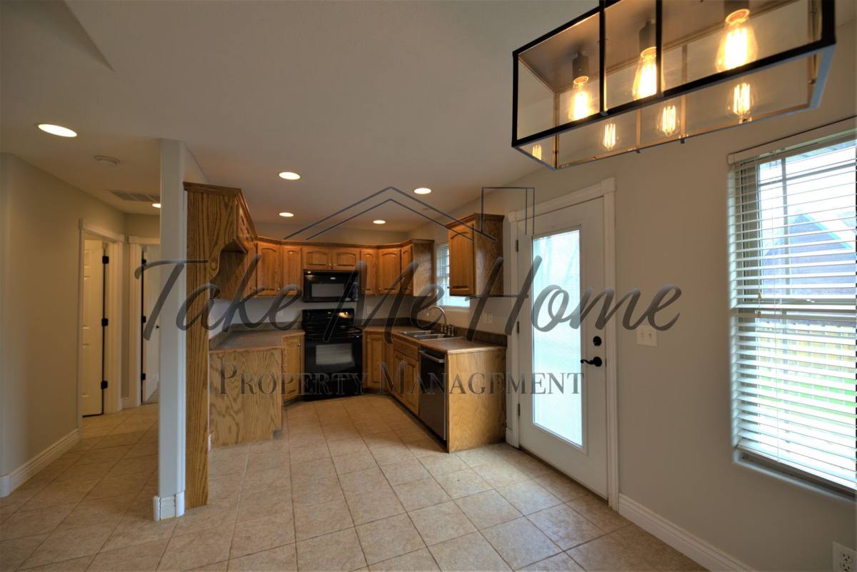 House for rent at 4902 E Farm Rd, Springfield, MO 65809