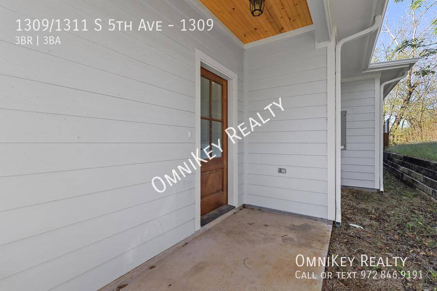 Apartment for rent at 1309 1311 S 5th Ave, Denison, TX 75021