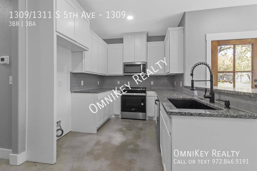 Apartment for rent at 1309 1311 S 5th Ave, Denison, TX 75021