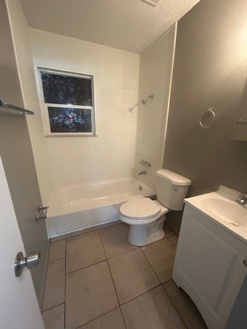 House for rent at 23 Delores Dr, East Saint Louis, IL 62206