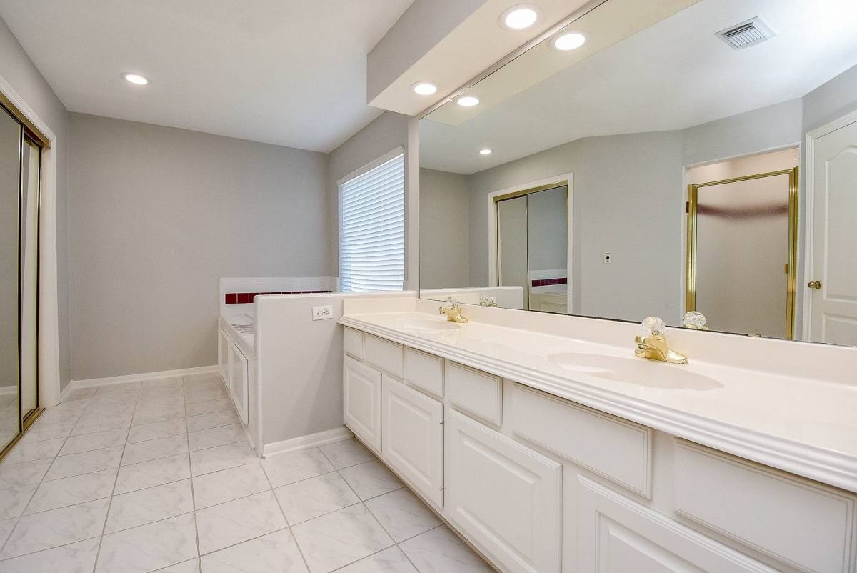 Apartment for rent at 2810 Grassy Knoll Court, Sugar Land, TX 77478