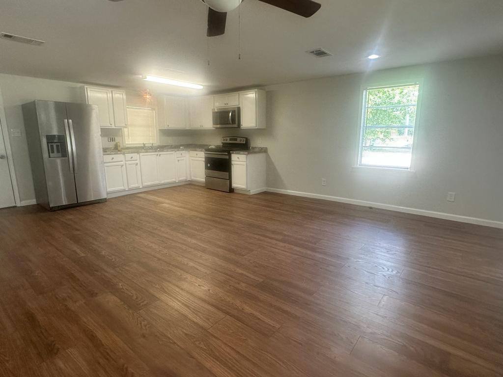Apartment for rent at 125 Kellum #125, Liberty, TX 77575