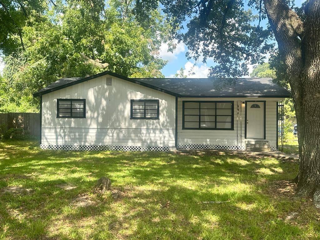 Apartment for rent at 125 Kellum #125, Liberty, TX 77575
