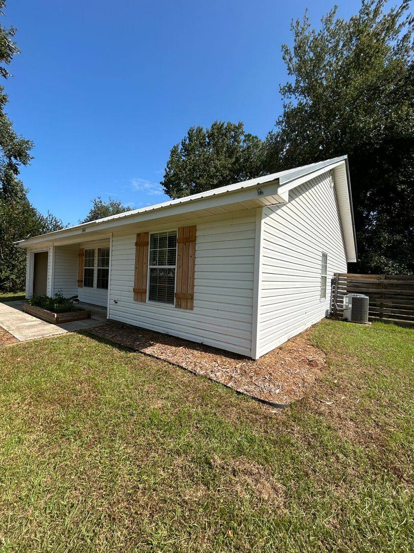 House for rent at 141 Oakwood Dr, Springfield, GA 31329