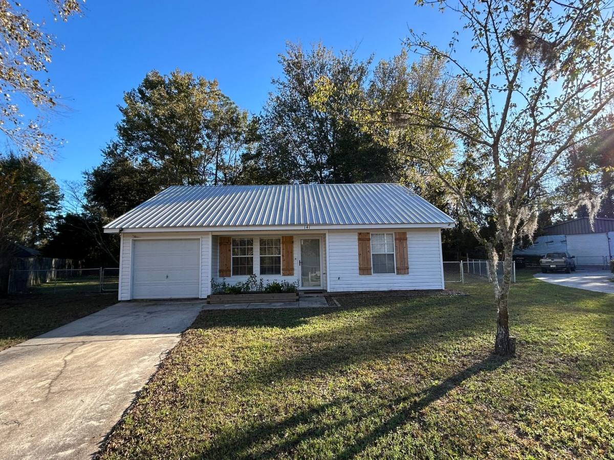 House for rent at 141 Oakwood Dr, Springfield, GA 31329