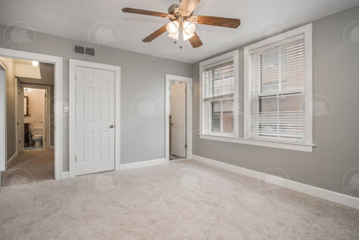 Apartment for rent at 229 Ward Parkway, Kansas City, MO 64112
