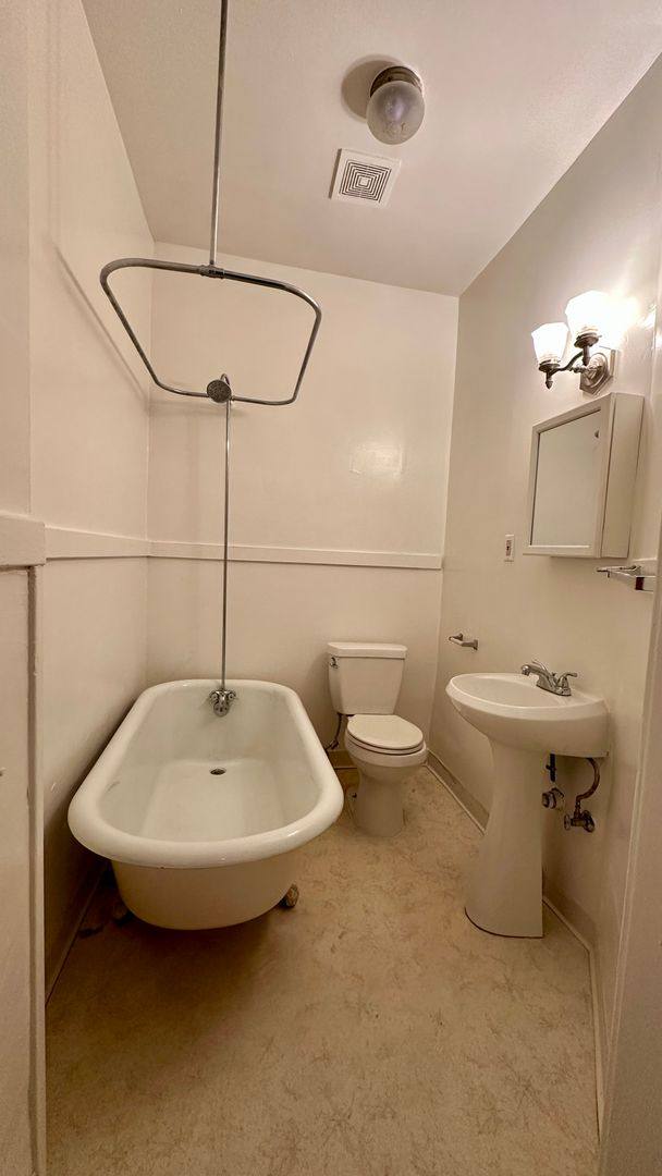 Apartment for rent at 1511 Boylston Ave, Seattle, WA 98122