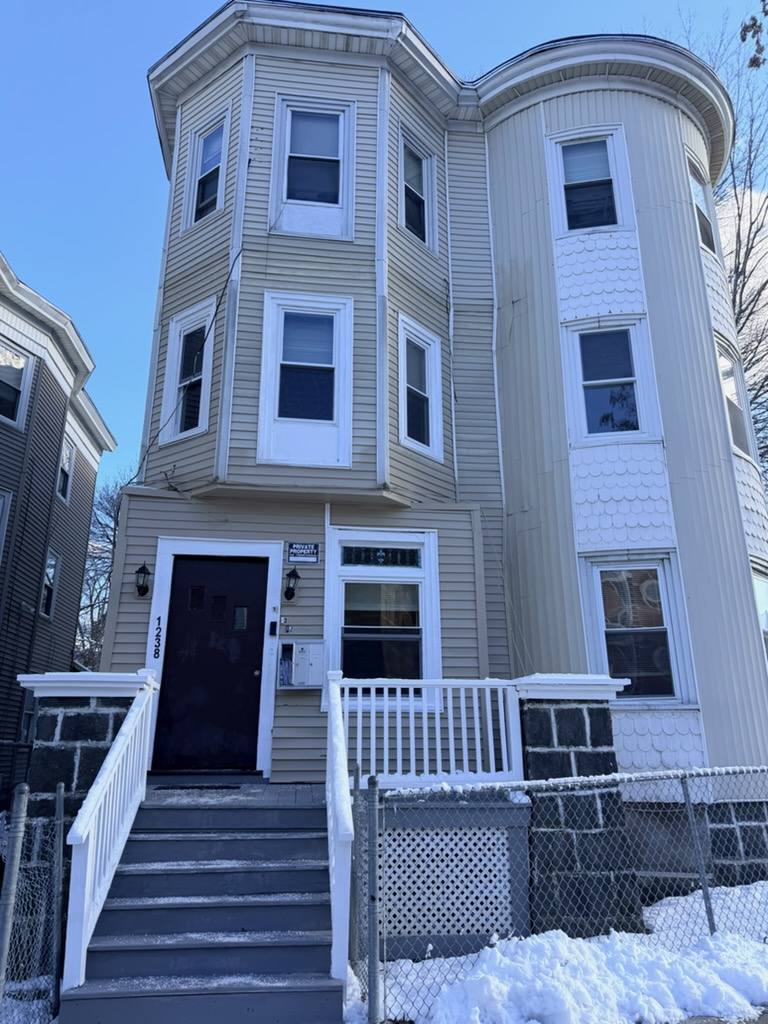 House for rent at 1238 Blue Hill Ave #2, Mattapan, MA 02126