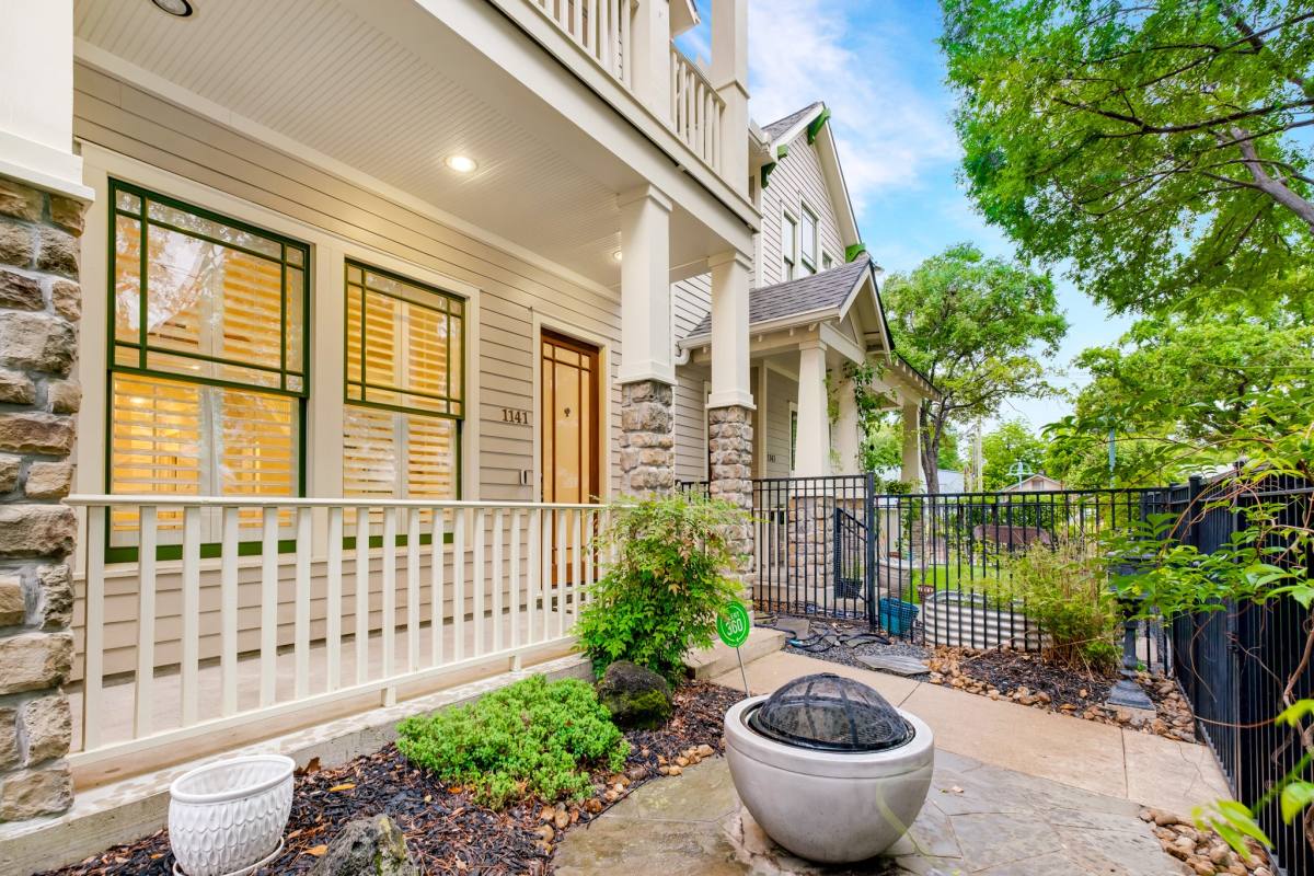 Apartment for rent at 1141 Louise St, Houston, TX 77009