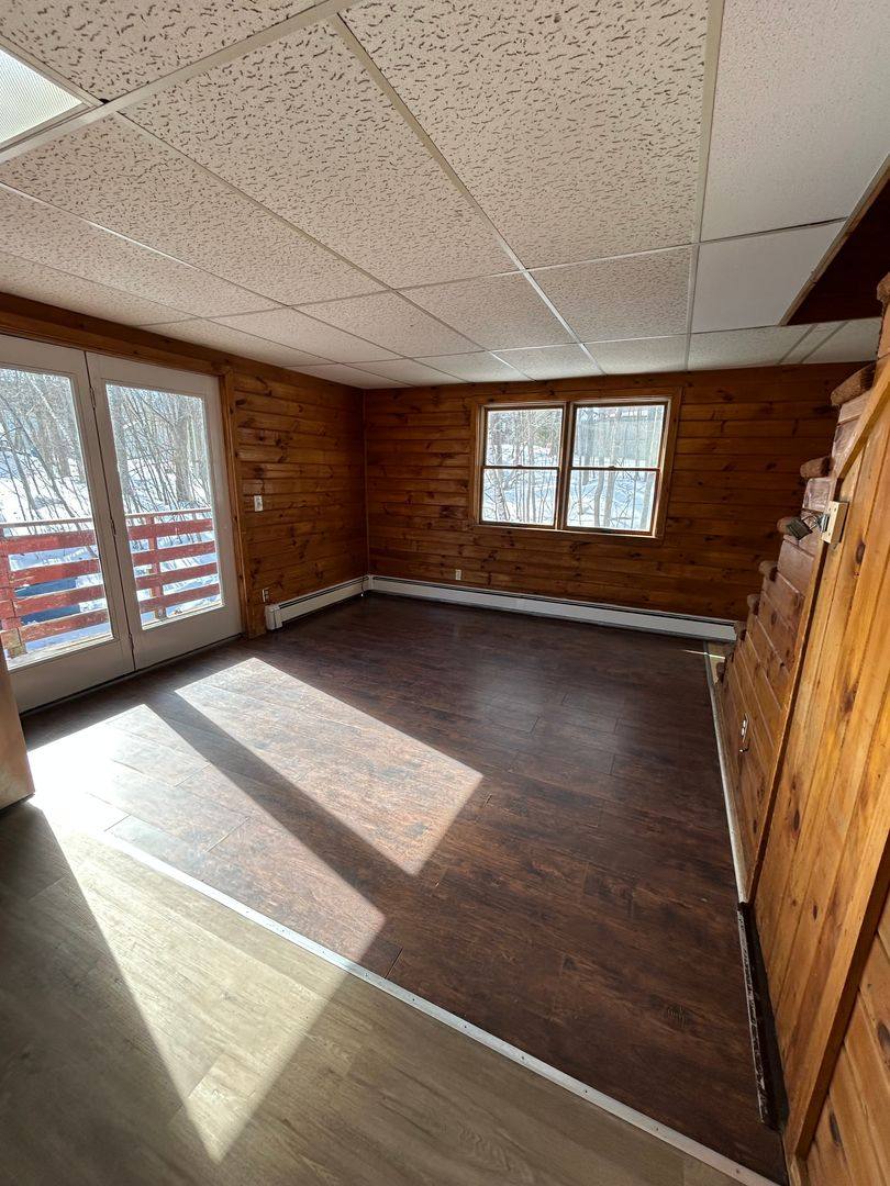 11 Center St, Oakland, ME 04963