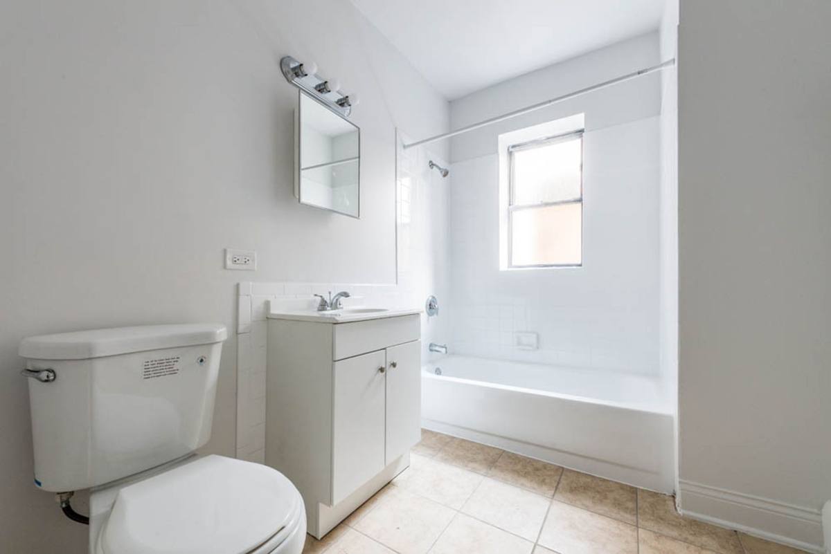 Apartment for rent at 5100-04 W Madison St, Chicago, IL 60644