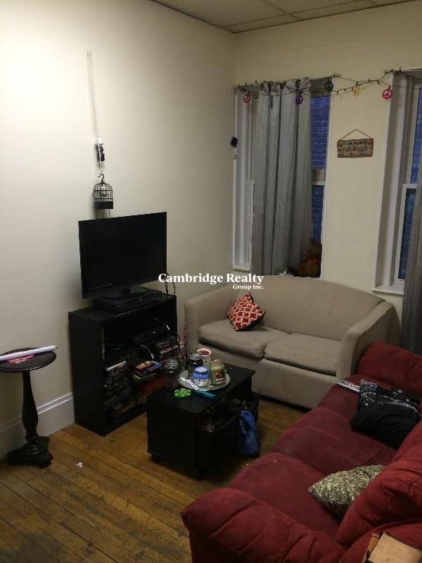 Apartment for rent at 17 Aberdeen St #2T, Boston, MA 02215