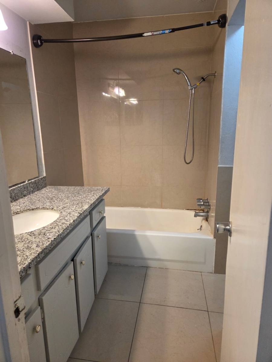 Apartment for rent at 306 N St #14, Houston, TX 77009
