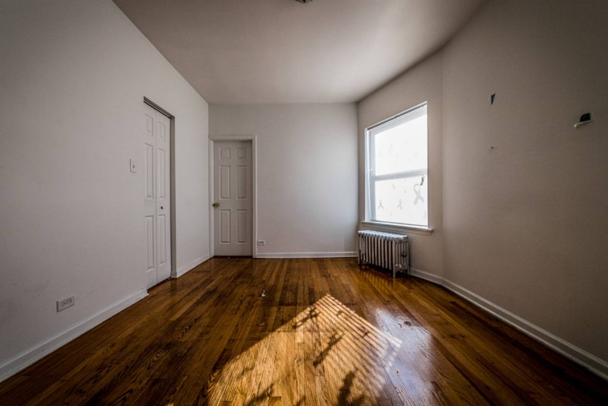 Apartment for rent at 8141 S Kingston Ave, Chicago, IL 60617