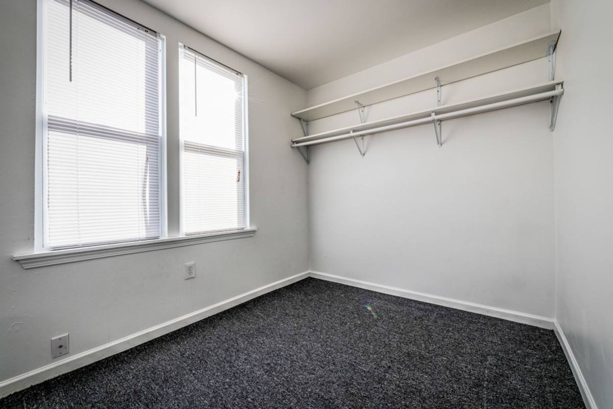 Apartment for rent at 8141 S Kingston Ave, Chicago, IL 60617