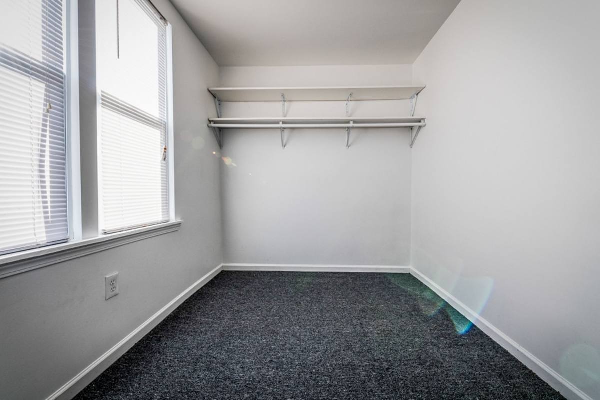 Apartment for rent at 8141 S Kingston Ave, Chicago, IL 60617