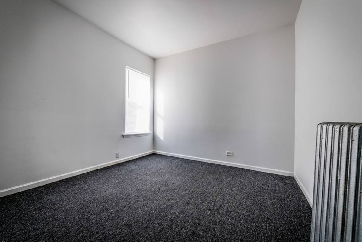 Apartment for rent at 8141 S Kingston Ave, Chicago, IL 60617