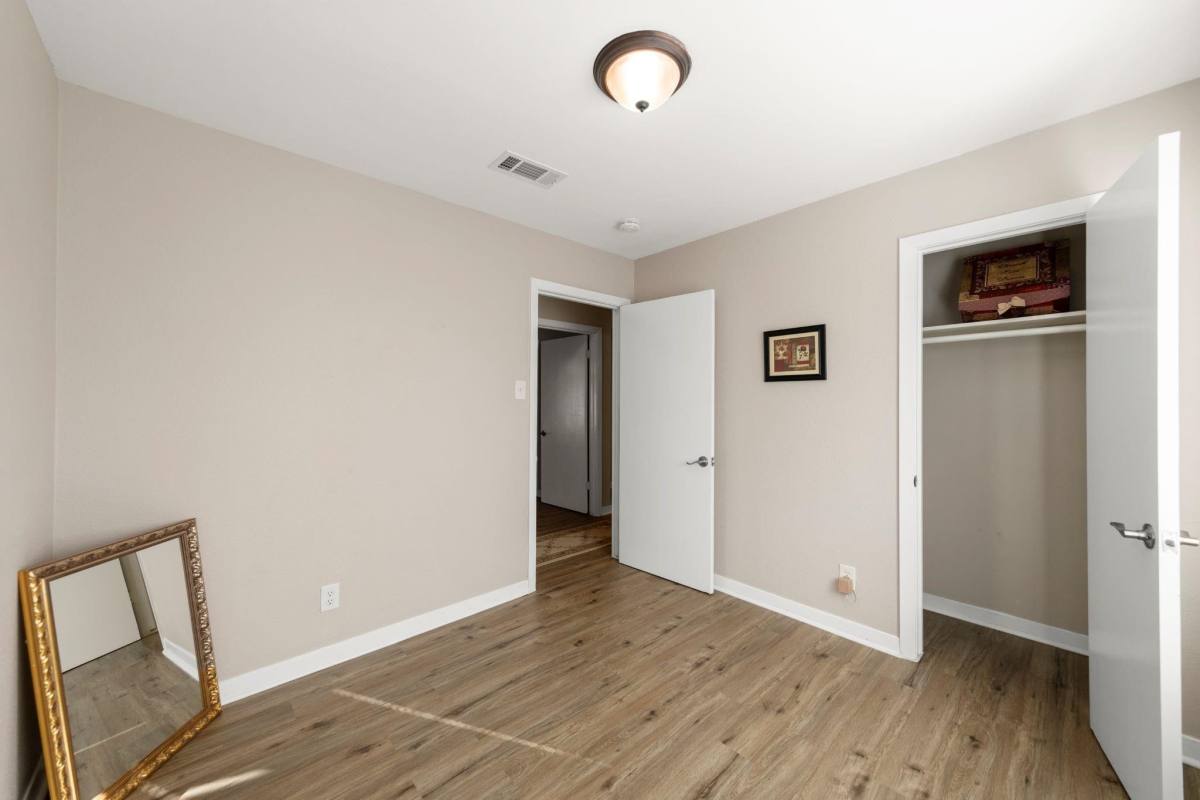 Apartment for rent at 10128 Homestead Rd, Houston, TX 77016