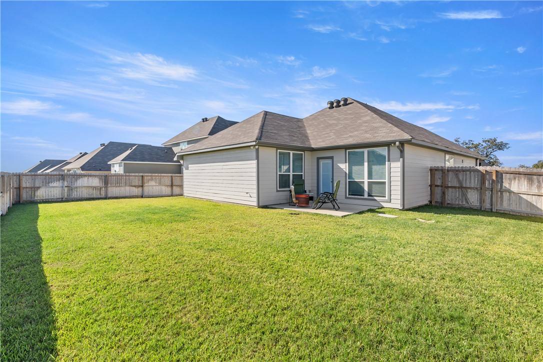 Apartment for rent at 1925 Viva Rd, Bryan, TX 77807