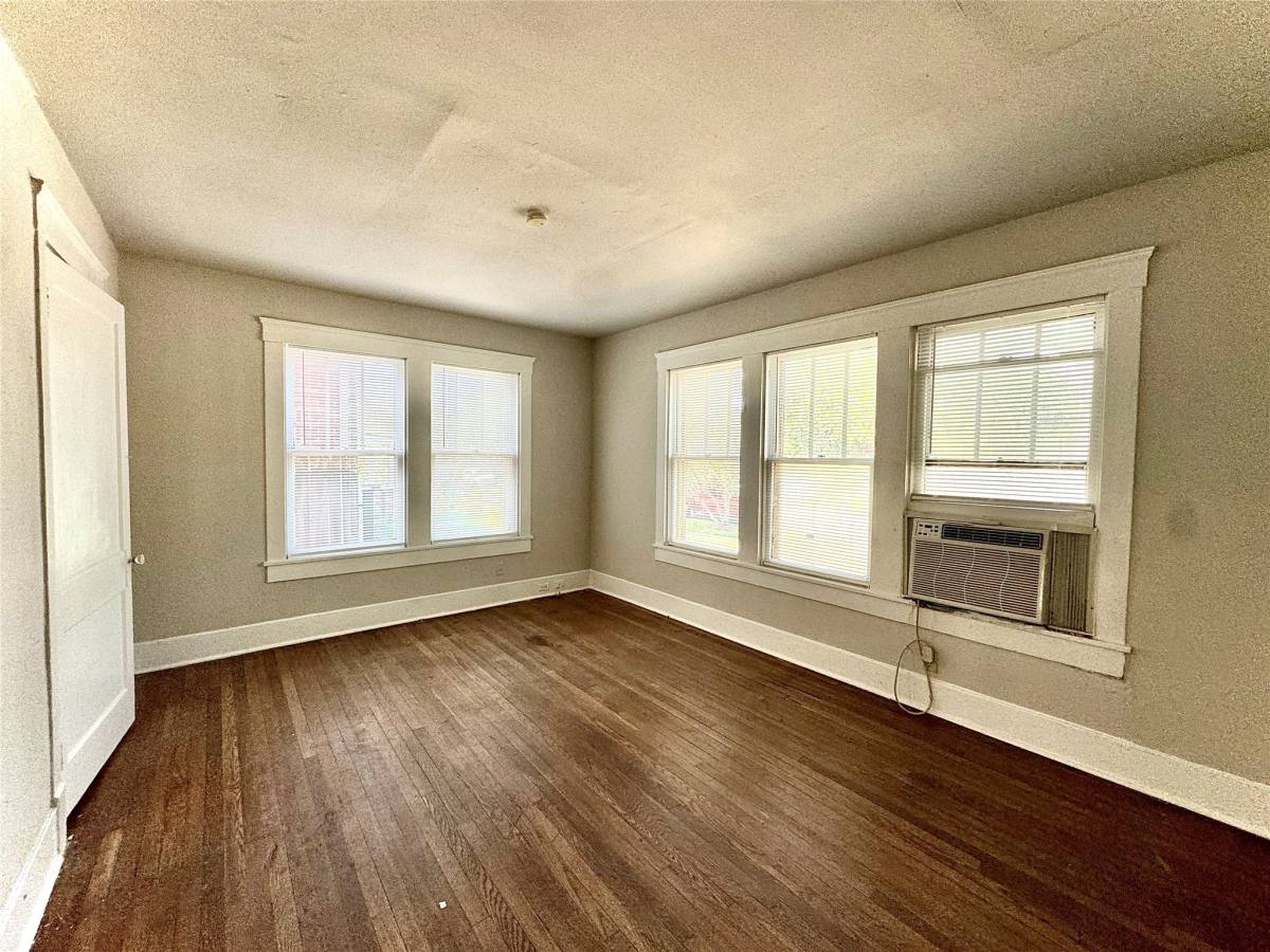 Apartment for rent at 1711 W Main St #2, Houston, TX 77098