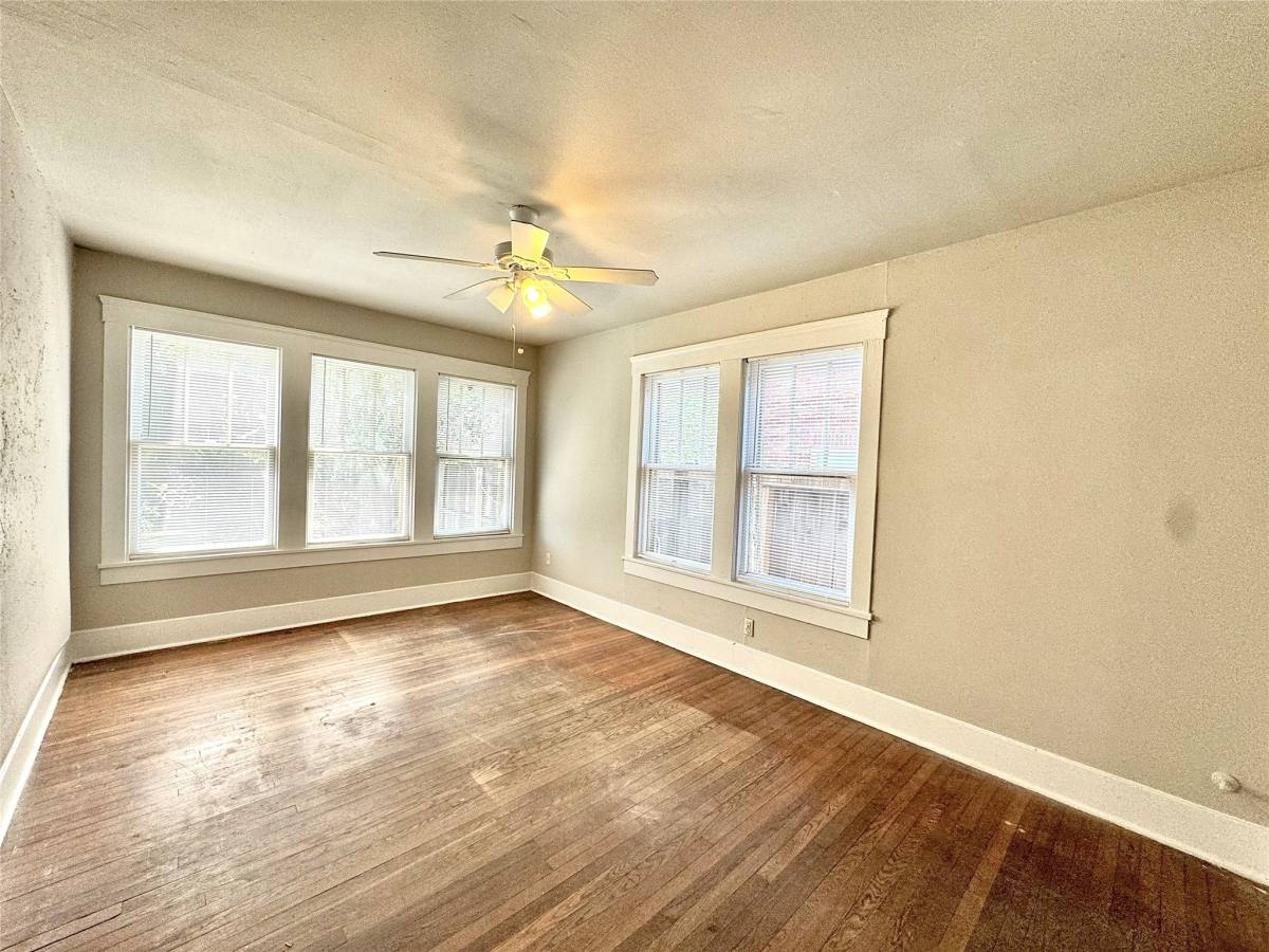 Apartment for rent at 1711 W Main St #2, Houston, TX 77098