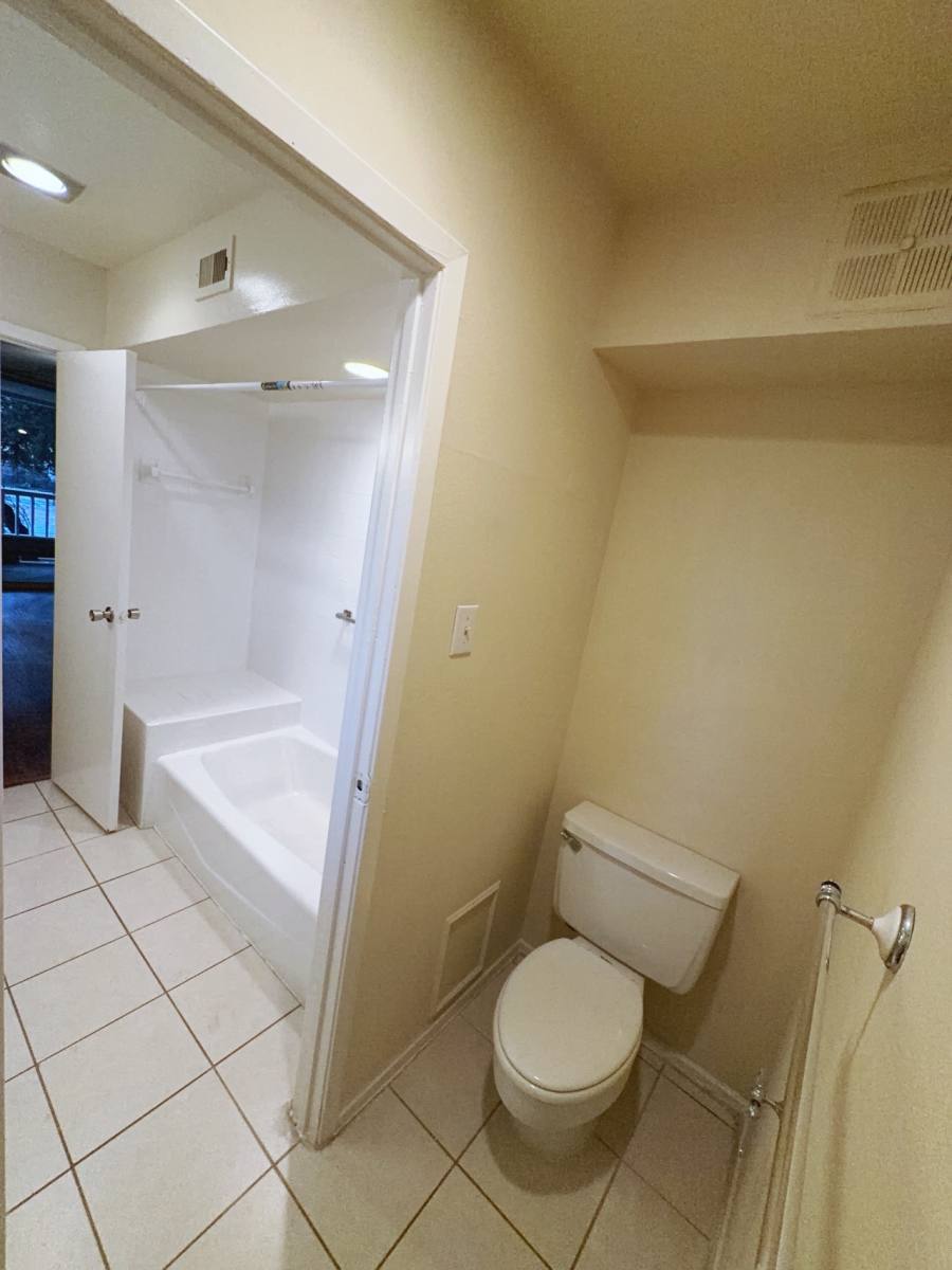 Apartment for rent at 2210 Dorrington St #201, Houston, TX 77030