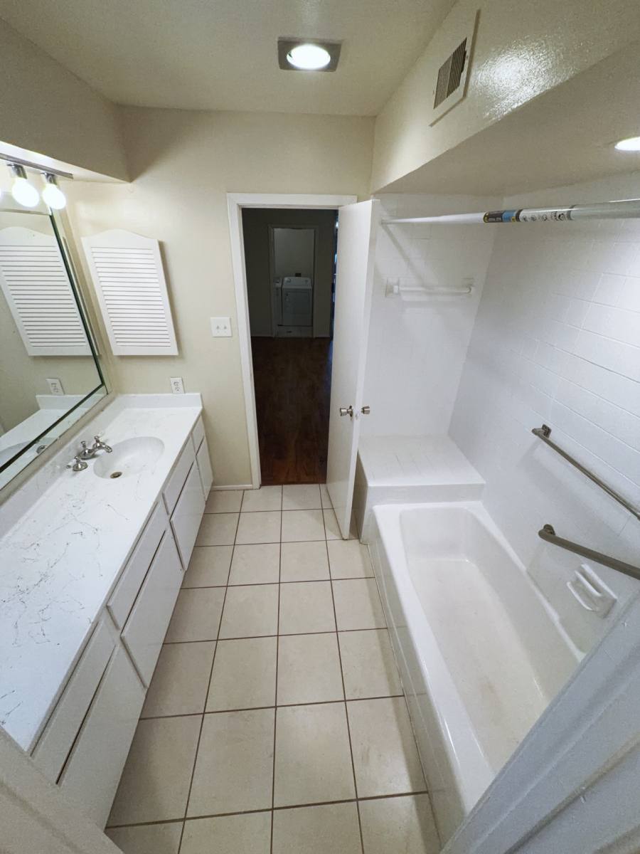 Apartment for rent at 2210 Dorrington St #201, Houston, TX 77030