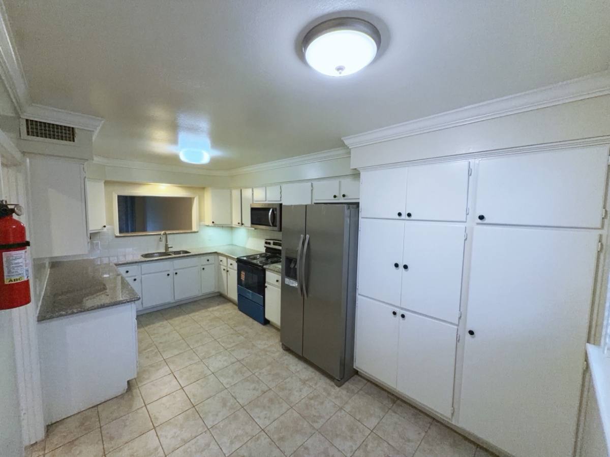 Apartment for rent at 2210 Dorrington St #201, Houston, TX 77030