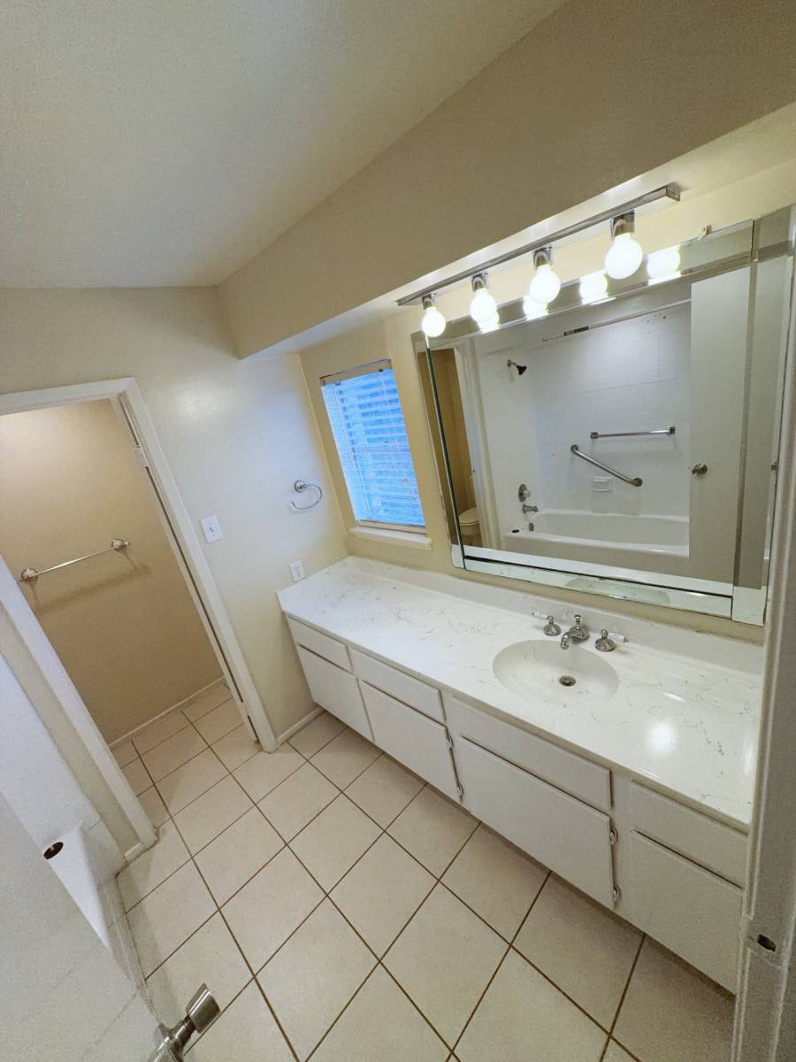 Apartment for rent at 2210 Dorrington St #201, Houston, TX 77030