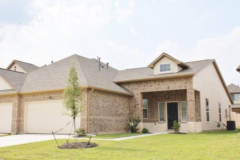 Apartment for rent at 12315 Roy Mix Bohn Lane, Houston, TX 77044