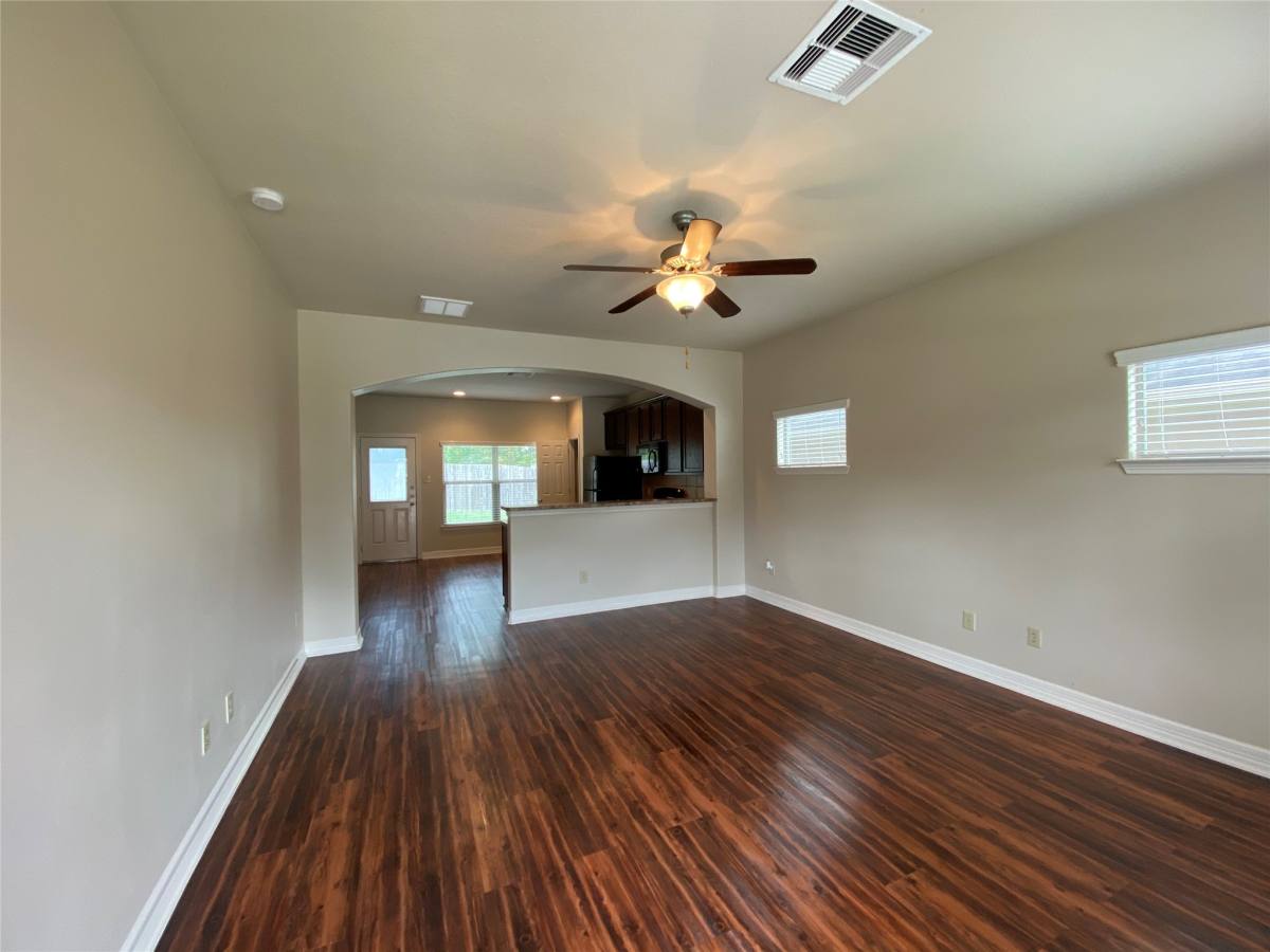 Townhouse for rent at 309 Woodland Hills Dr #309A, Conroe, TX 77303