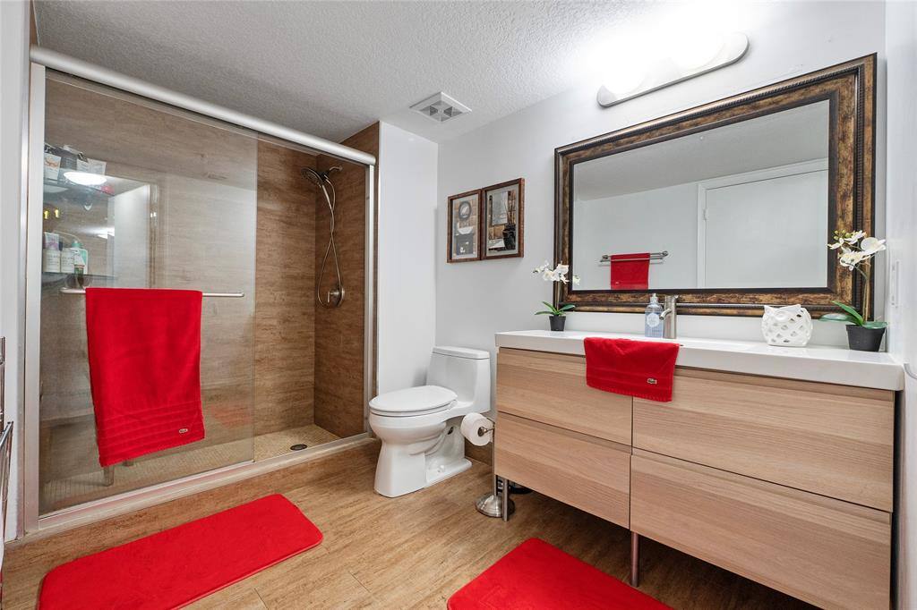 Apartment for rent at 1800 N Bayshore Dr #2402, Miami, FL 33132