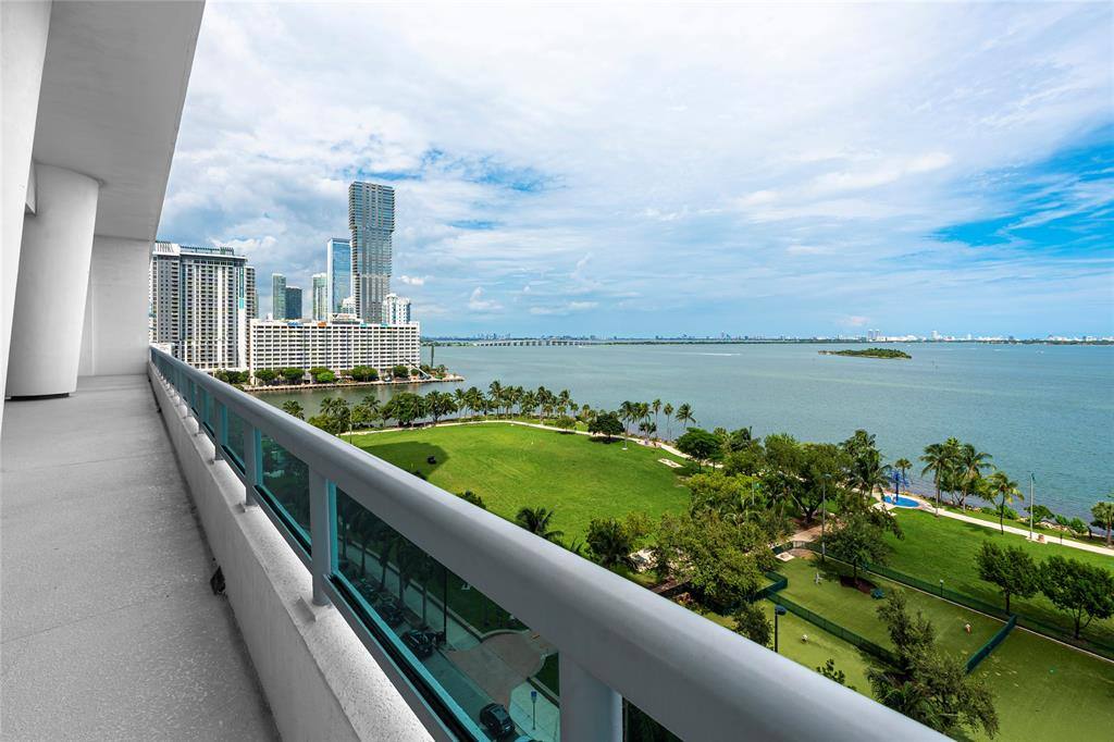 Apartment for rent at 1800 N Bayshore Dr #2402, Miami, FL 33132