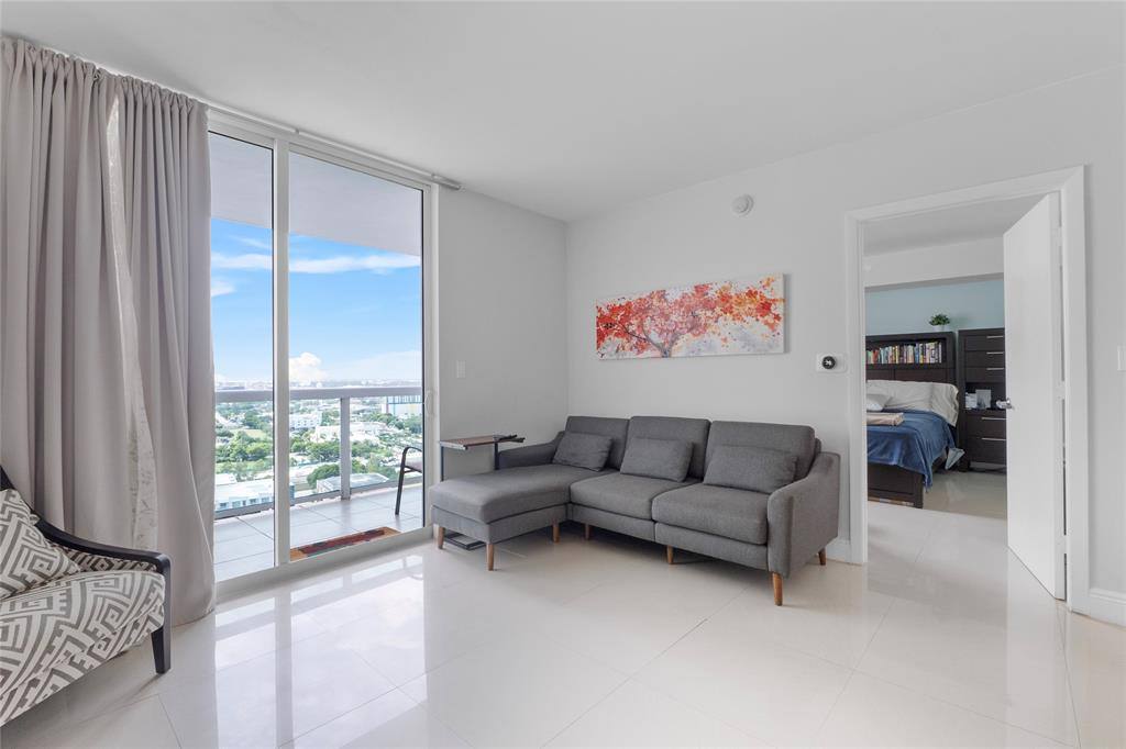 Apartment for rent at 1800 N Bayshore Dr #2402, Miami, FL 33132