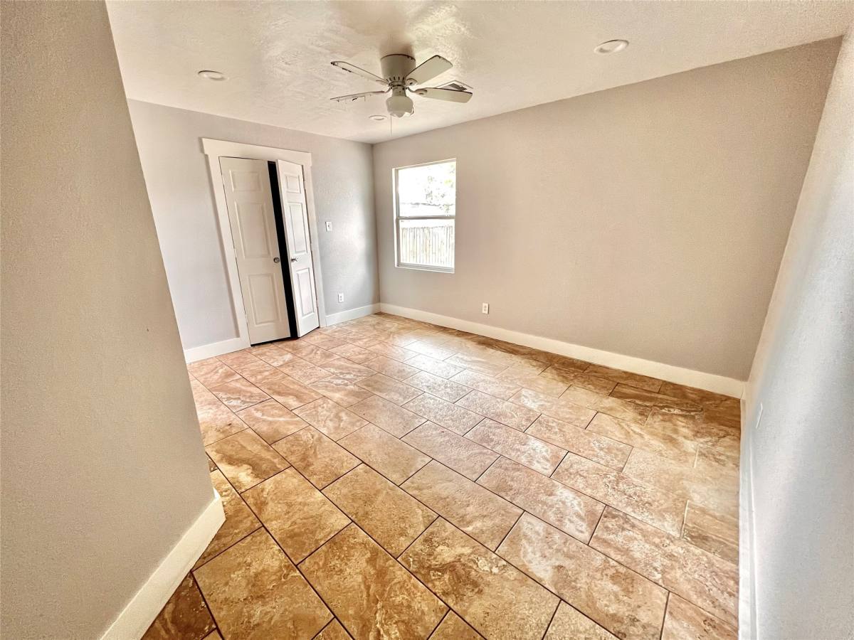Apartment for rent at 914 Bunton St #914, Houston, TX 77009