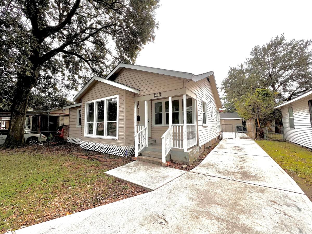 Apartment for rent at 914 Bunton St #914, Houston, TX 77009