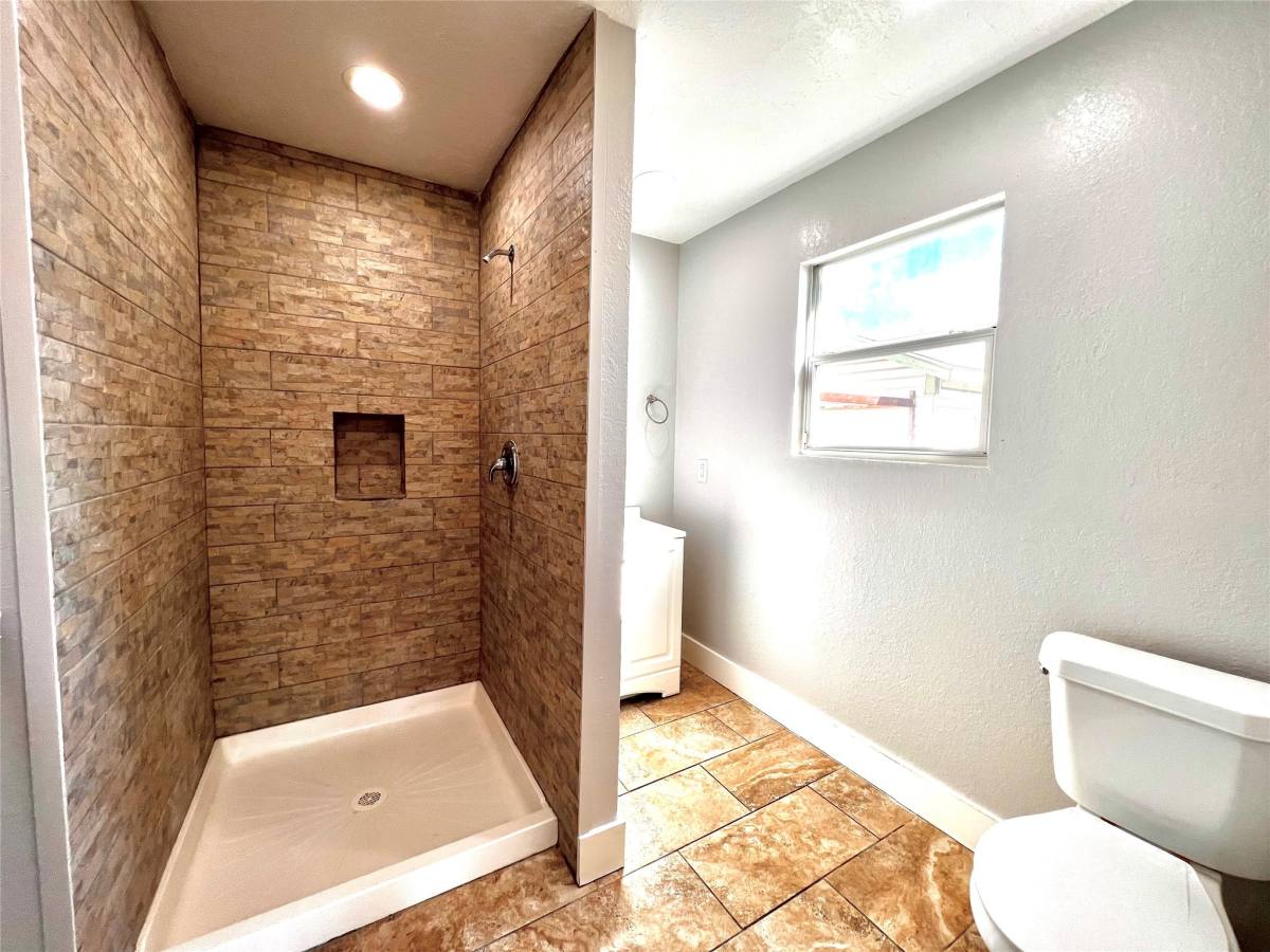 Apartment for rent at 914 Bunton St #914, Houston, TX 77009
