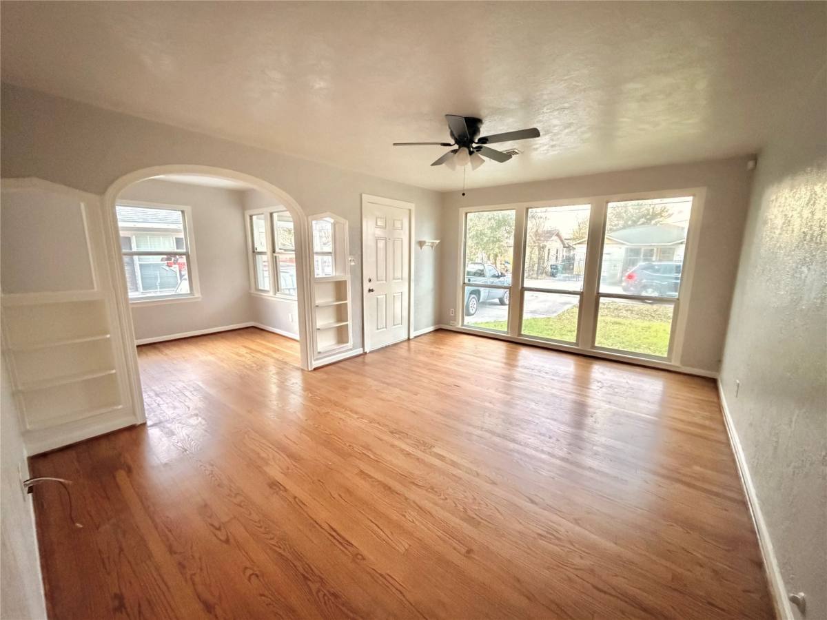 Apartment for rent at 914 Bunton St #914, Houston, TX 77009