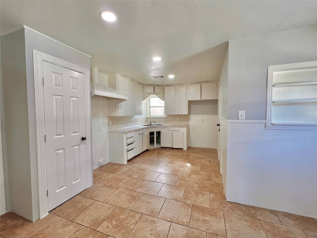 Apartment for rent at 914 Bunton St #914, Houston, TX 77009