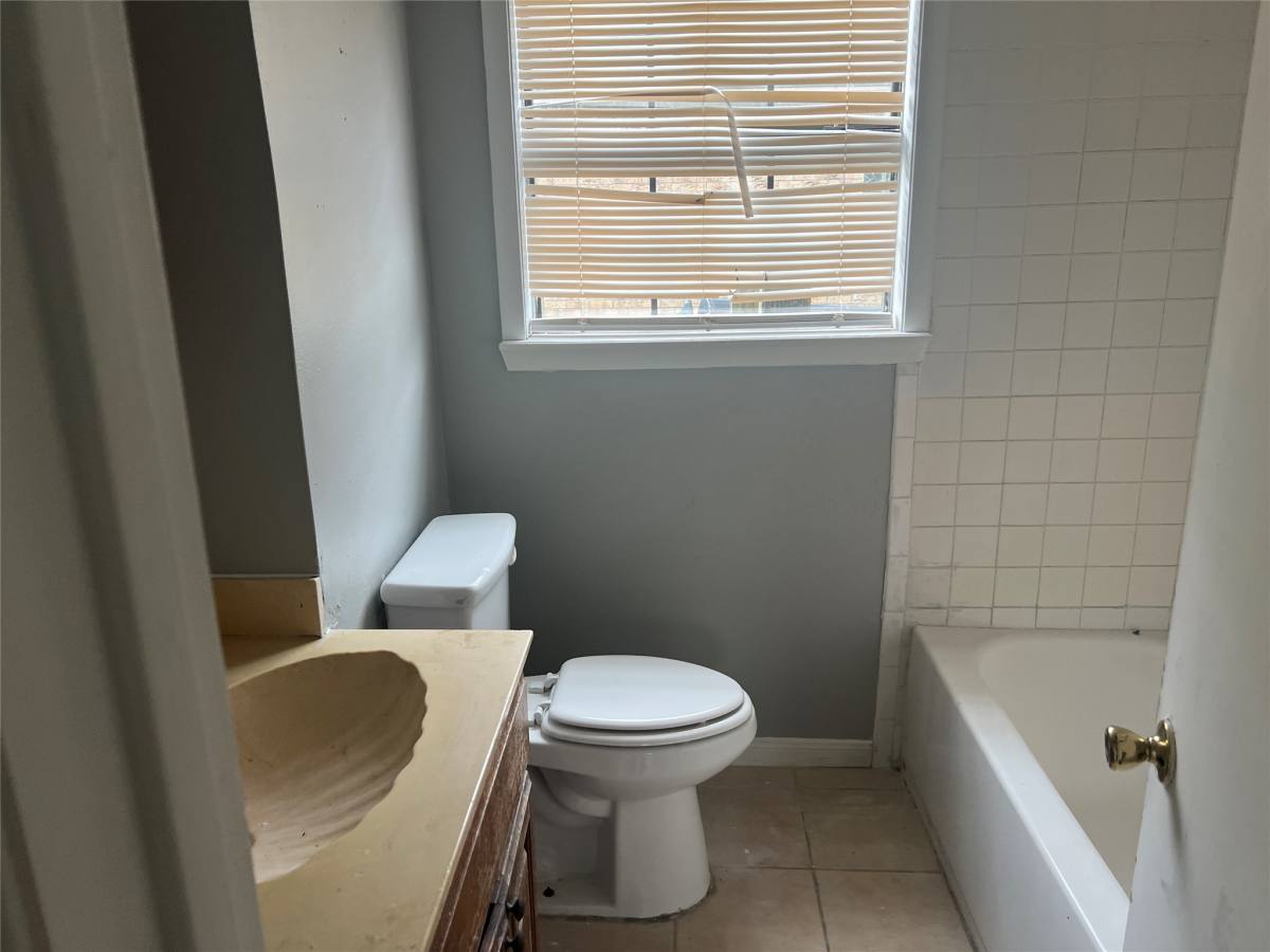 Apartment for rent at 139 Van Molan St #139B, Houston, TX 77022