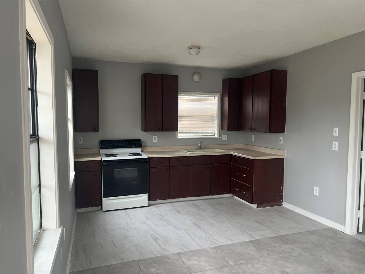 Apartment for rent at 139 Van Molan St #139B, Houston, TX 77022