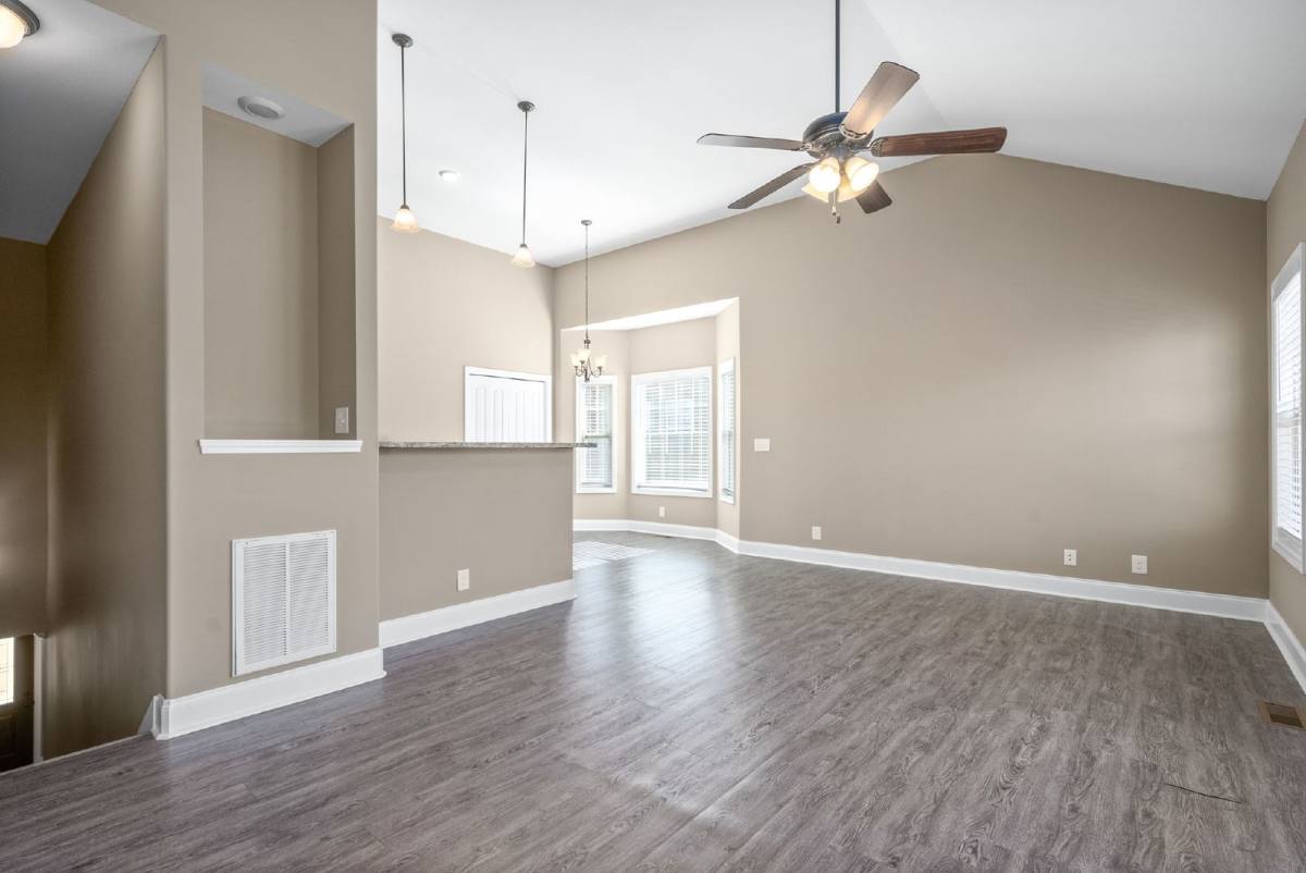 Townhouse for rent at 172 Dundee Dr, Clarksville, TN 37043