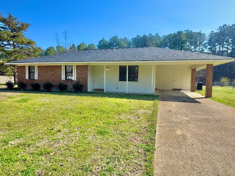 House for rent at 992 Buck Egger Rd, Caledonia, MS 39740