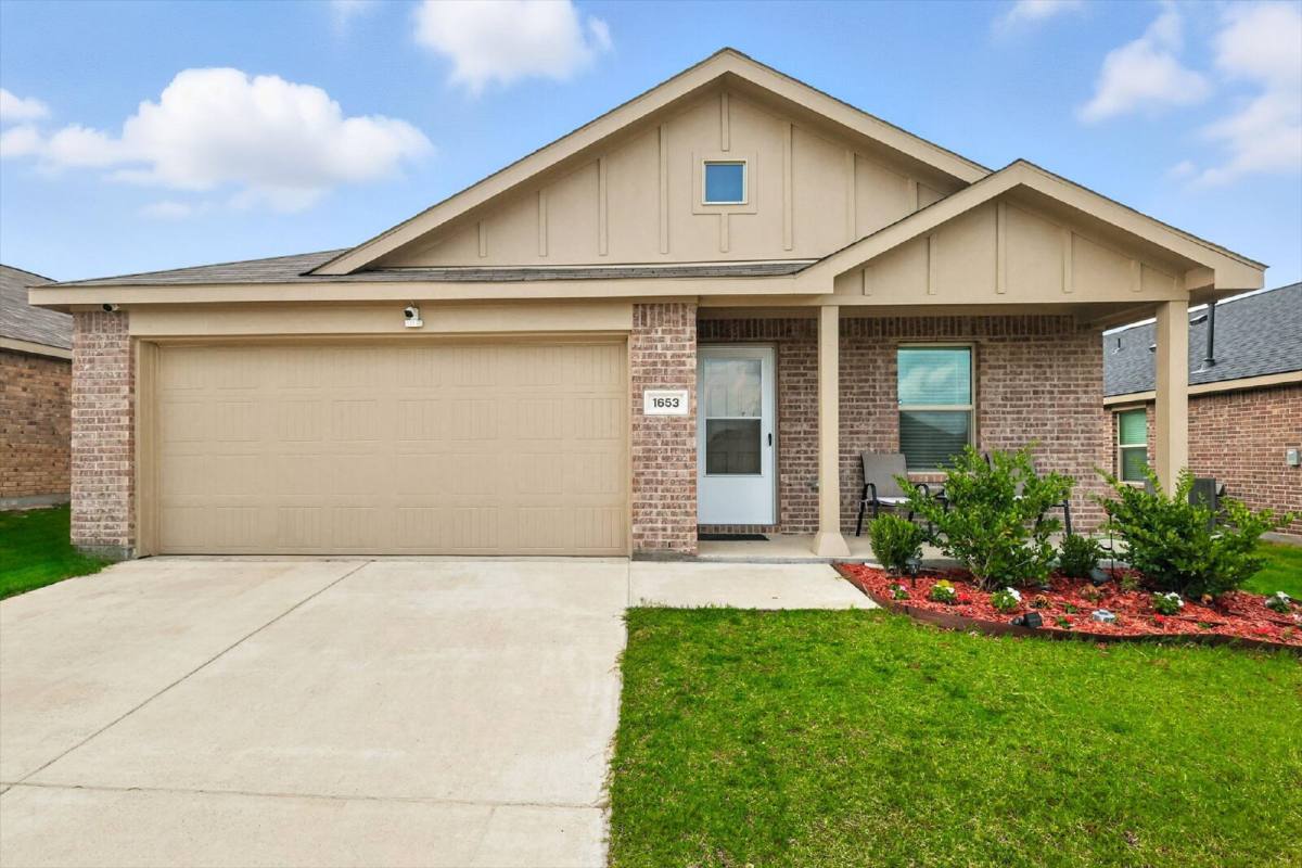House for rent at 1653 Bluffview Dr, Hutchins, TX 75141