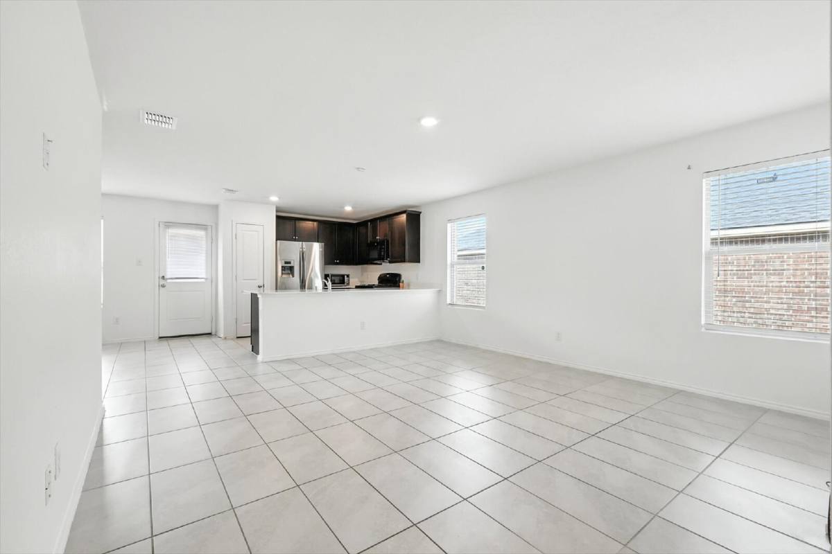 House for rent at 1653 Bluffview Dr, Hutchins, TX 75141