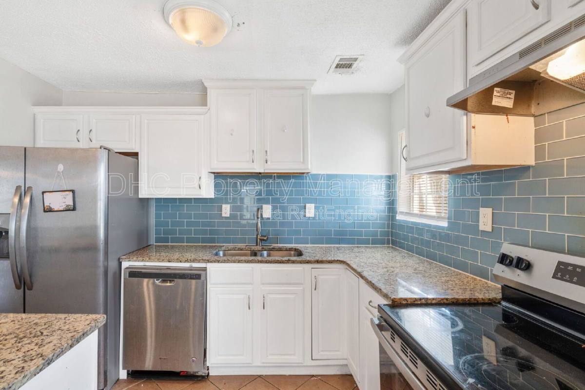 House for rent at 752 McDonough Blvd SE, Atlanta, GA 30315